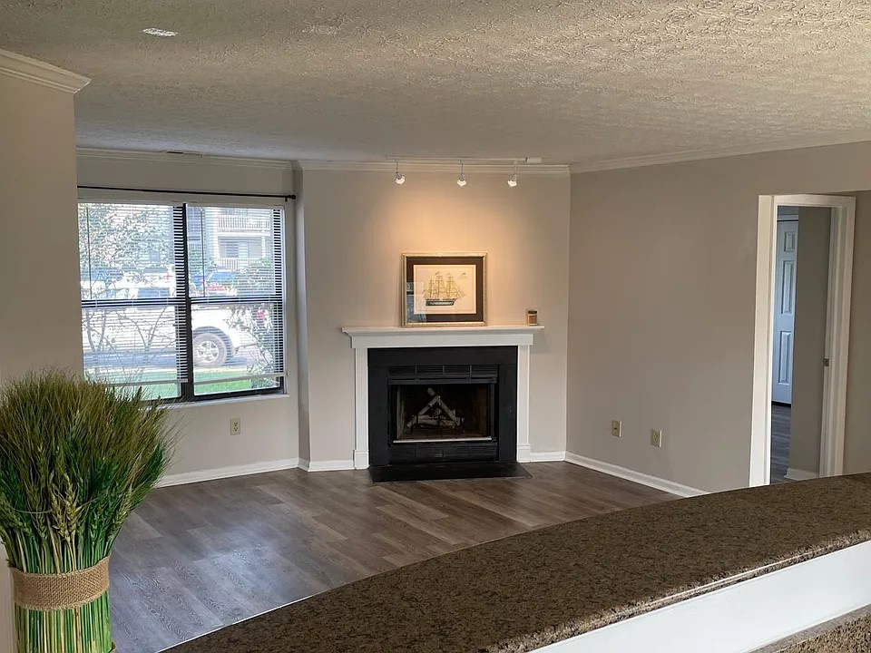 2727 Greystone Drive